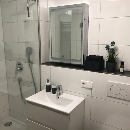 Konukevi Lisas Gaestehaus Neckartenzlingen