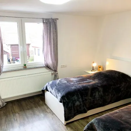 Konukevi Lisas Gaestehaus Neckartenzlingen