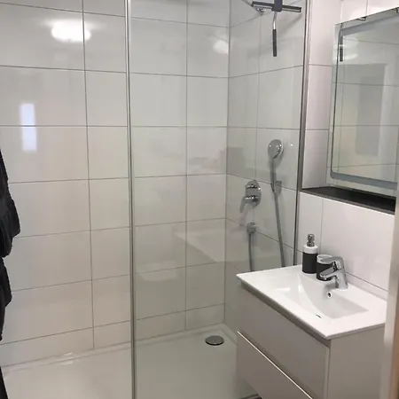 Lisas Gaestehaus Neckartenzlingen