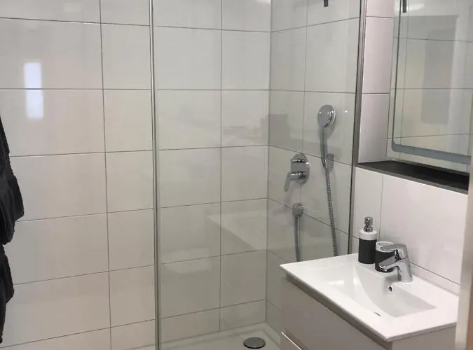 Lisas Gaestehaus Neckartenzlingen